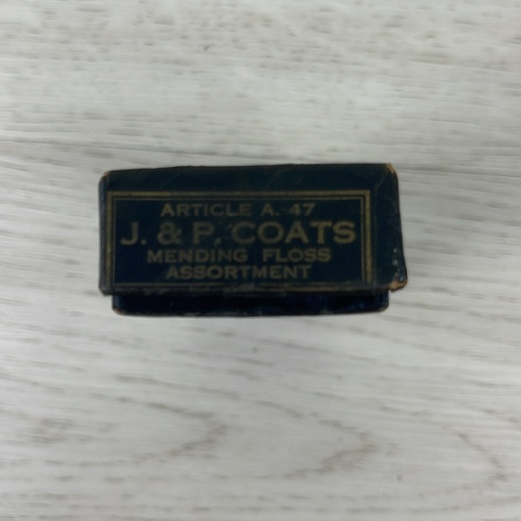 Antique J & P Coats Mending Floss Box of 8 Spools - Picture 2 of 9